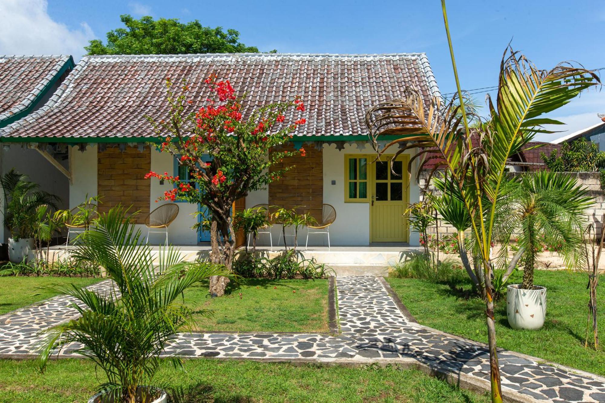 La Roja Bungalows Batununggul Εξωτερικό φωτογραφία