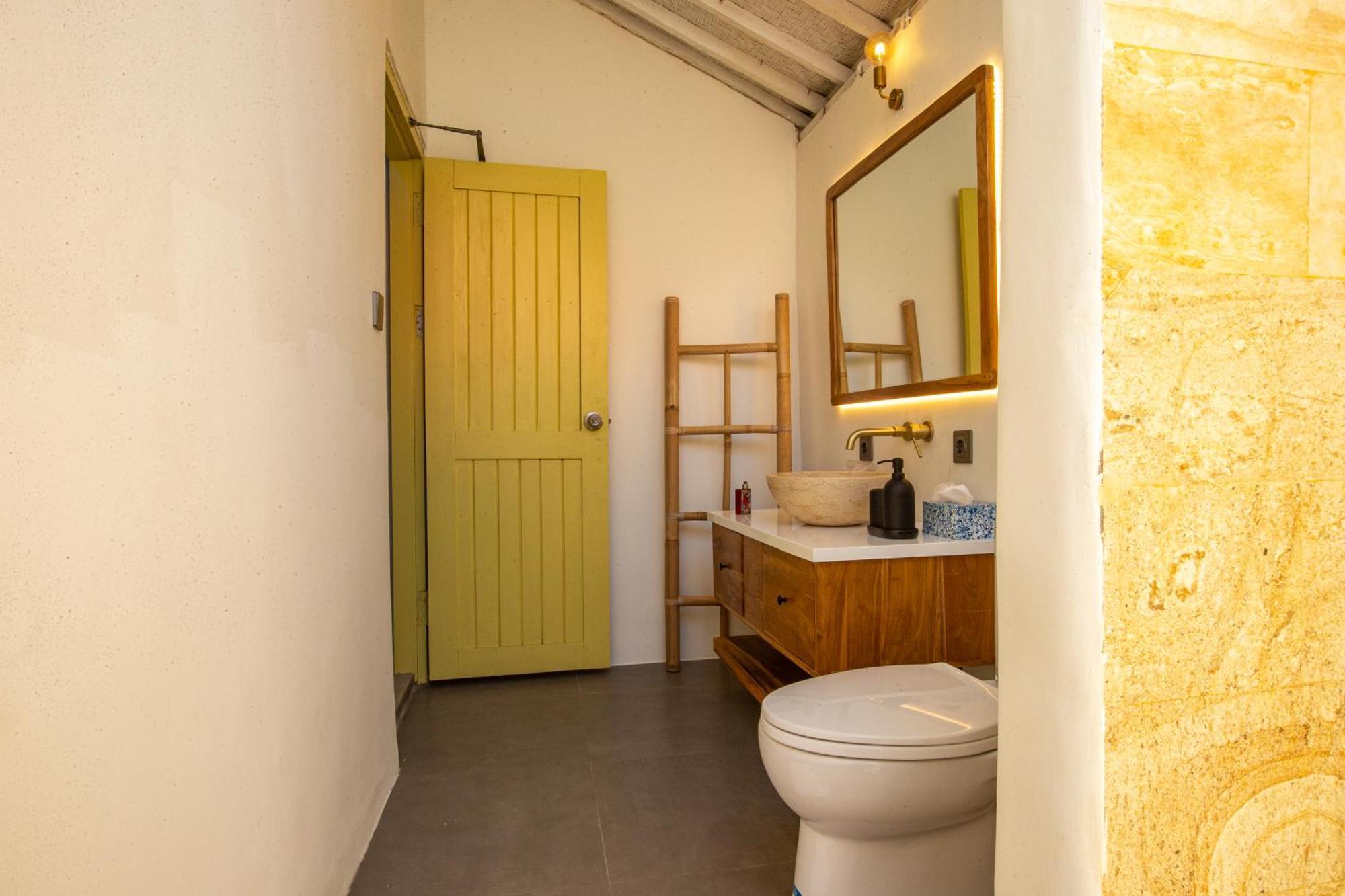 La Roja Bungalows Batununggul Εξωτερικό φωτογραφία