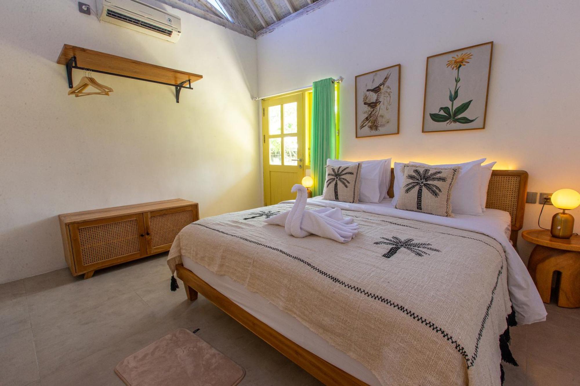 La Roja Bungalows Batununggul Εξωτερικό φωτογραφία